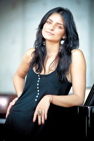 Aislinn Derbez Aislinn Derbez