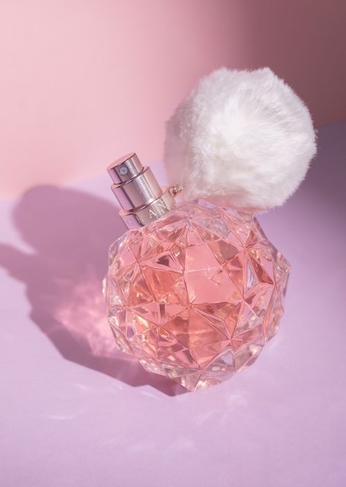 Así Huele El Éxito: La Historia Detrás De Los Perfumes De Ariana Grande