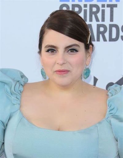 Beanie Feldstein ¿Cuándo Es Su Cumpleaños?