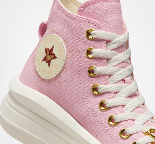 CONVERSE Presenta Una Colección Que Irradiará Amor