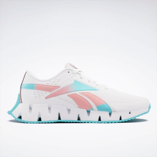 Claves Para Combinar Tenis En Tu Outfit, Un Clásico De Moda