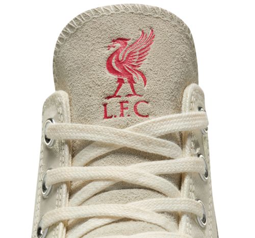 Converse Y Liverpool FC Lanzan Una Nueva Colección De Edición Limitada Que Une Tradición Deportiva Y Estilo Urbano