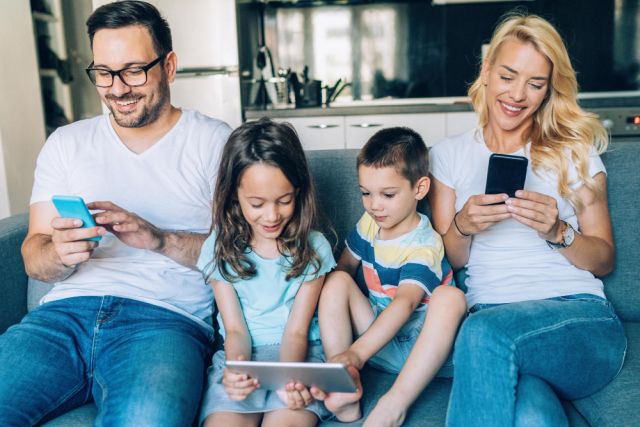 Influencia De Los Smartphones En Los Estilos De Vida Y Relaciones Familiares