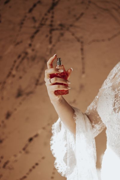 La Publicidad Y El Alto Costo De Los Perfumes