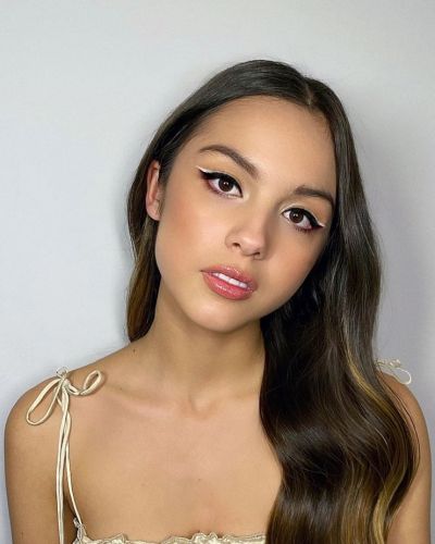 Olivia Rodrigo ¿Cuándo Es Su Cumpleaños?