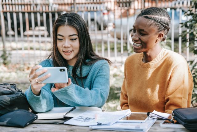 VotTak App Mira, Crea Y Comparte Vídeos Virales Fácilmente