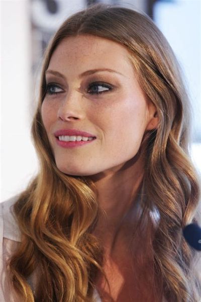 Alyssa Sutherland Fotos