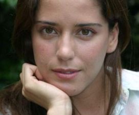 Foto Ana Claudia Talancón se Broncea Casi Desnuda