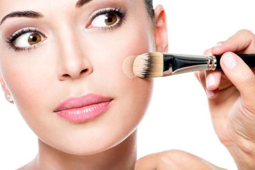 Aprende como ponerte la base del maquillaje
