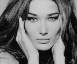 Se Publican Nuevas Fotografías de Carla Bruni