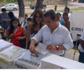 Foto Galilea Montijo Acude Votar