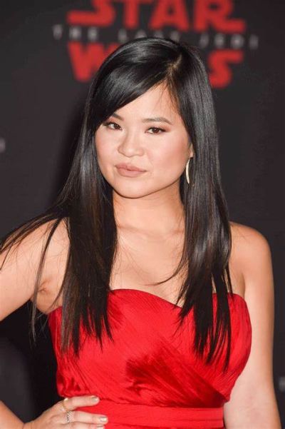 Kelly Marie Tran Fotos