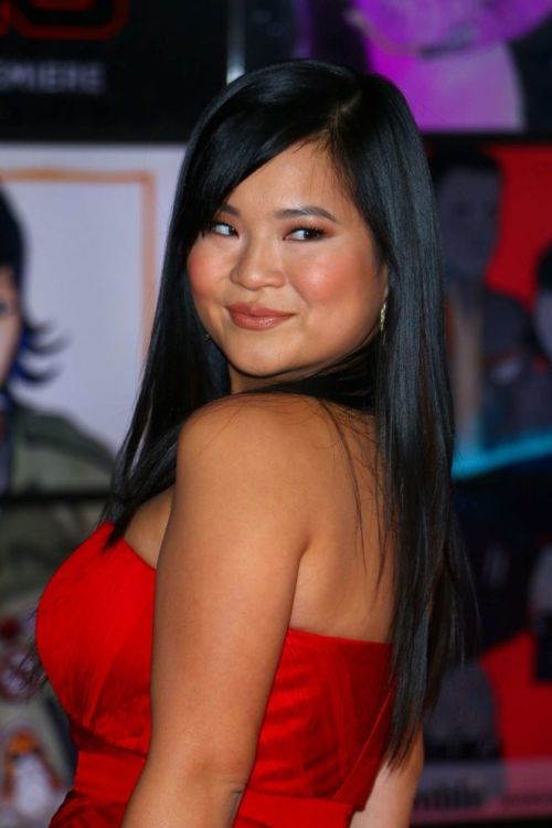 Kelly Marie Tran Fotos