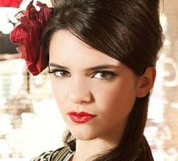 Kendall Jenner Hace su Debut como Modelo