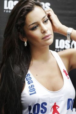 Larissa Riquelme te Enloquecerá al Desnudarse para la Revista H