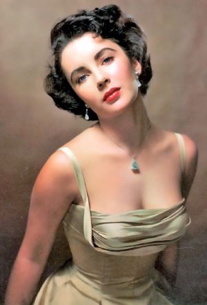 Sale a la Luz Foto de Liz Taylor Desnuda