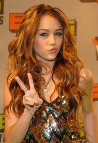 Miley Cyrus Está Involucrada en un Escándalo Sexual