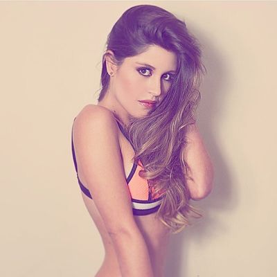 Nicole Vale Fotos