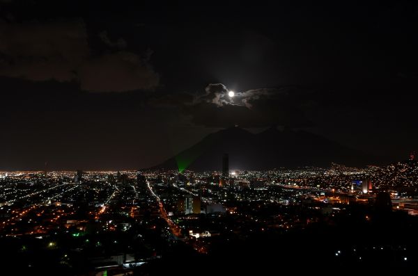 Monterrey de noche