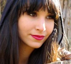 Sila Sahin Musulmana que Posa Desnuda en Playboy