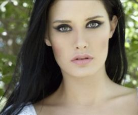 Despojan de Corona a Sofía Rudieva Miss Rusia 2009 por Fotos Eróticas
